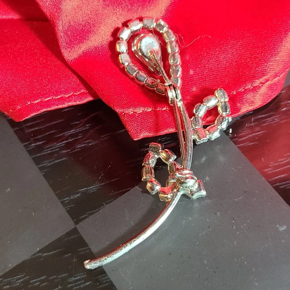 Vintage Brooch For Sale ✅Fast Shipping ✅ ✅USPS Tracking✅ ✅Private Offers…